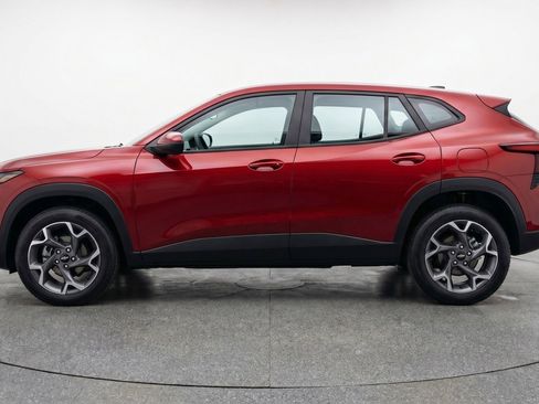 Used 2025 Chevrolet Trax LT FWD image 5
