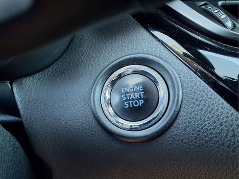 Used 2018 Toyota C-HR XLE FWD image 25