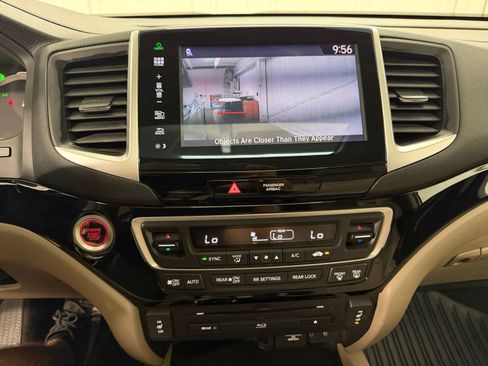 Used 2016 Honda Pilot Touring image 36