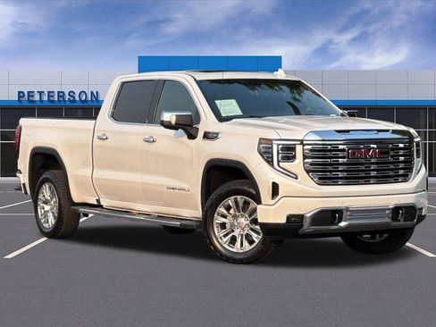 Used 2023 GMC Sierra 1500 Denali w/ Technology Package AWD/4WD image 2