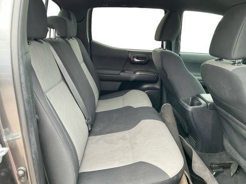 Used 2022 Toyota Tacoma TRD Off-Road RWD image 20