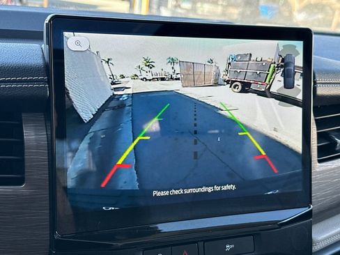 Used 2024 Ford Expedition Limited image 22