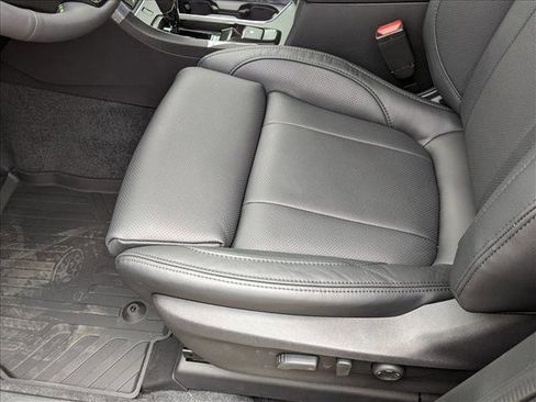 Used 2025 Subaru Ascent Bronze Edition w/ Onyx Package image 4