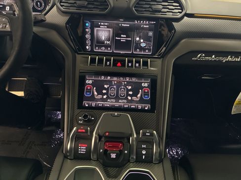 Used 2024 Lamborghini Urus Performante image 23
