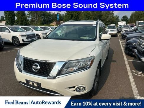 Used 2016 Nissan Pathfinder Platinum w/ Family Entertainment Package AWD/4WD image 3