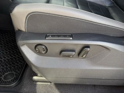 Used 2023 Volkswagen Atlas Cross Sport SEL Premium R-Line image 19