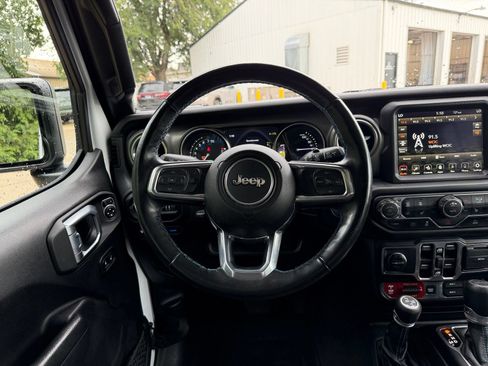 Used 2022 Jeep Wrangler Unlimited Rubicon 4xe w/ Cold Weather Group AWD/4WD image 13