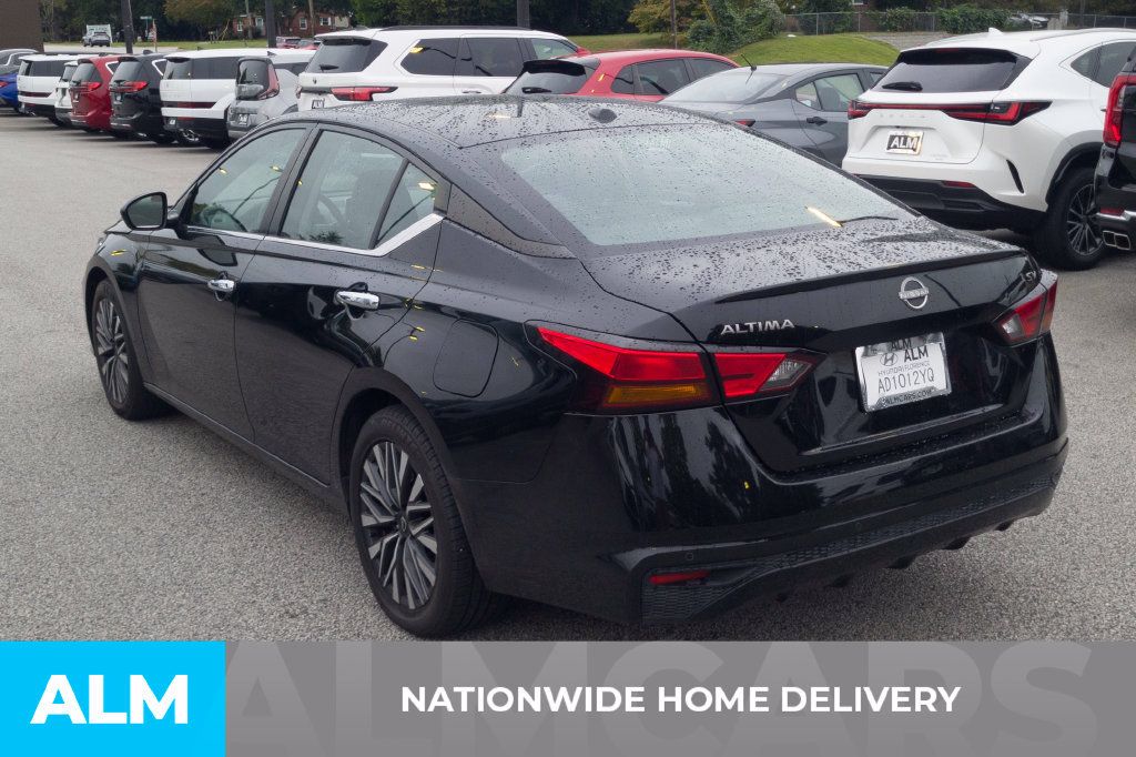 Used 2024 Nissan Altima 2.5 SV FWD image 4