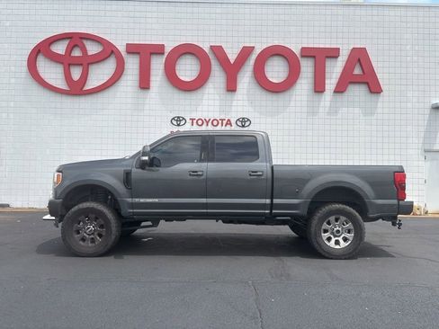 Used 2017 Ford F250 Lariat w/ Lariat Ultimate Package AWD/4WD image 3