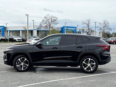 Used 2026 Chevrolet Trax RS w/ Sunroof Package FWD image 21