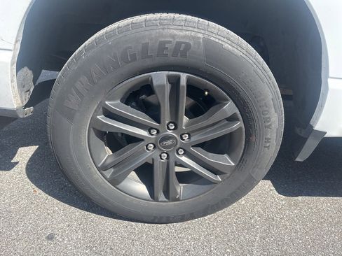 Used 2021 Ford F150 XLT w/ Equipment Group 302A High image 10