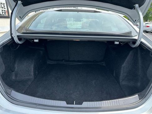 Used 2022 Chevrolet Malibu LT image 22