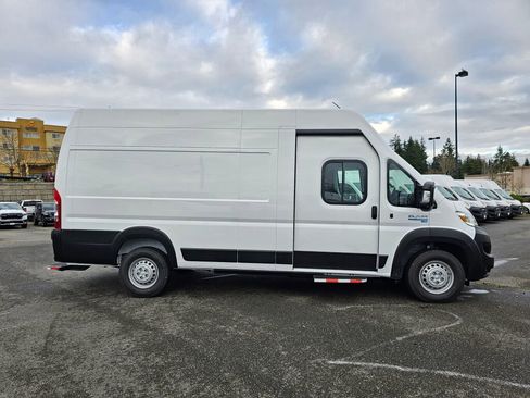 New 2024 RAM ProMaster 3500 w/ Delivery Van Package image 3
