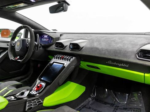 Used 2024 Lamborghini Huracan Tecnica image 47