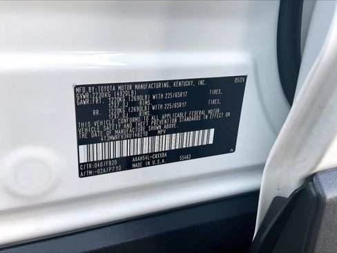 Used 2024 Toyota RAV4 LE AWD/4WD image 31