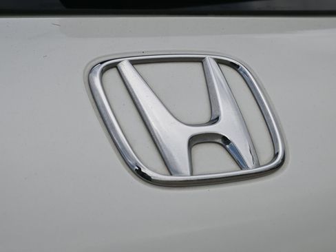Used 2023 Honda HR-V LX image 18