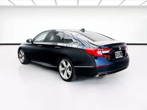 Used 2018 Honda Accord Touring image 6
