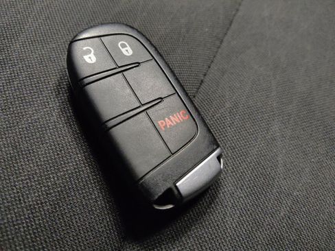Used 2019 Dodge Durango SXT w/ 3rd Row Seating Group RWD image 32