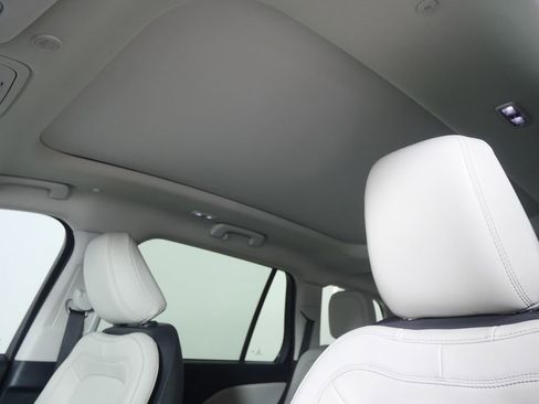 Used 2025 Lincoln Aviator Reserve w/ Jet Appearance Package RWD image 11