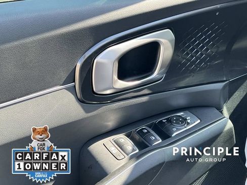 Used 2025 Kia Sorento S image 13