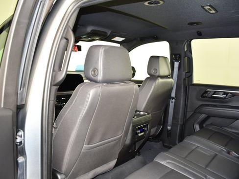 Used 2025 Chevrolet Tahoe Z71 AWD/4WD image 50