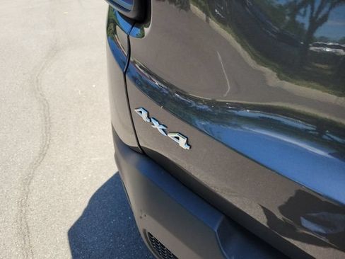 Used 2019 Jeep Renegade Limited w/ UConnect 8.4 Nav Group AWD/4WD image 9