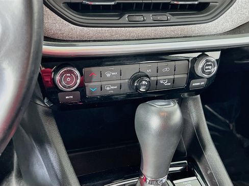 Used 2022 Jeep Compass Latitude w/ Sun and Sound Group AWD/4WD image 15