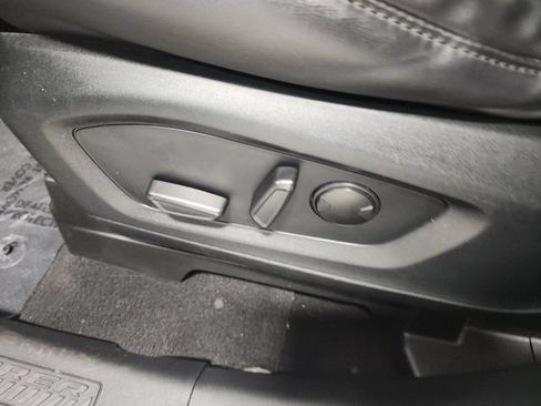 Used 2021 Ford Explorer XLT w/ Equipment Group 202A AWD/4WD image 17