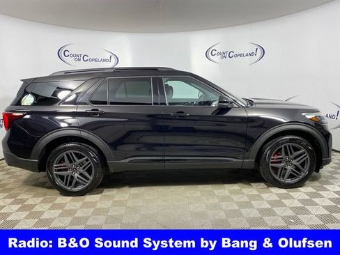 Used 2025 Ford Explorer ST-Line w/ ST-Line Street Pack image 9