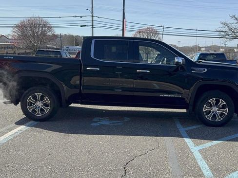 Used 2025 GMC Sierra 1500 SLT AWD/4WD image 1