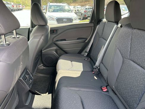 Used 2025 Subaru Forester Premium AWD/4WD image 10