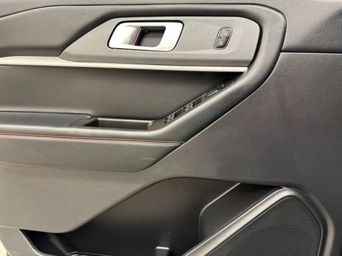 Used 2025 Ford Explorer ST-Line image 37