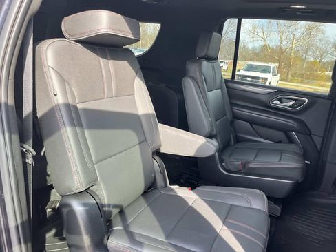 Used 2022 Chevrolet Suburban RST w/ Luxury Package image 23