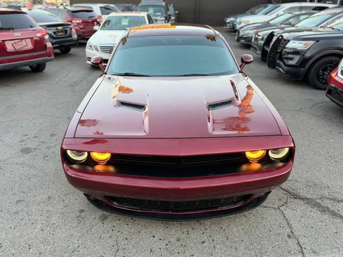 Used 2017 Dodge Challenger SXT Plus image 4
