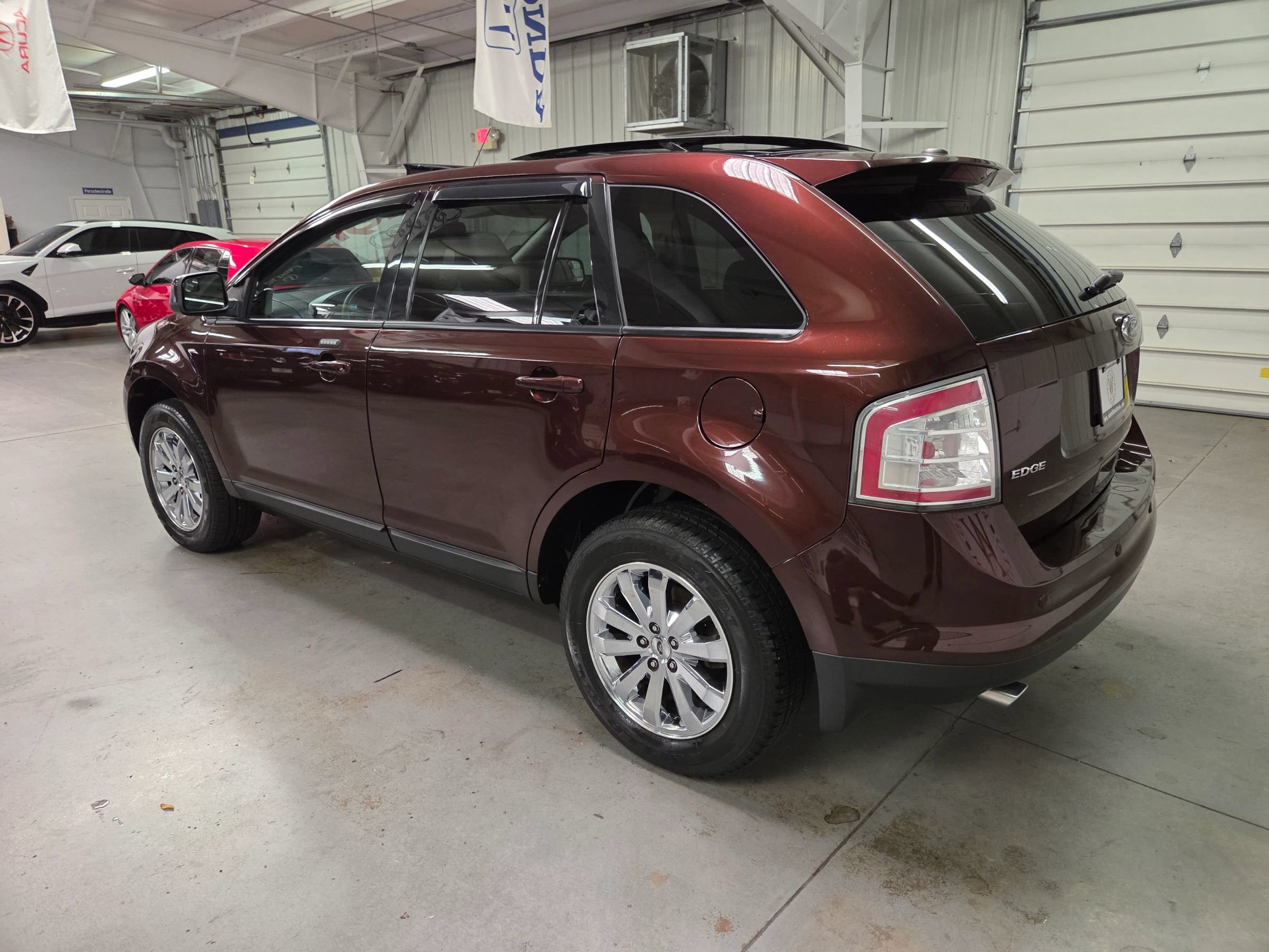 Used 2010 Ford Edge SEL FWD image 4