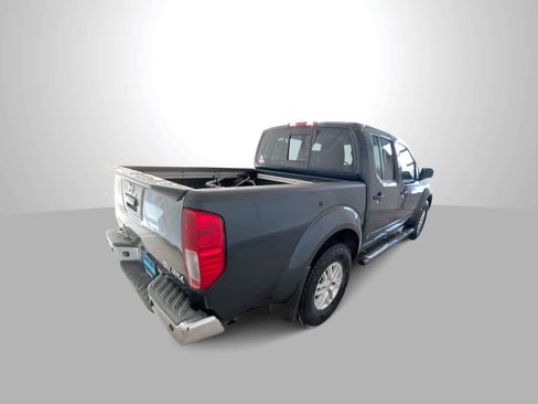 Used 2017 Nissan Frontier SV w/ SV Value Truck Package image 8