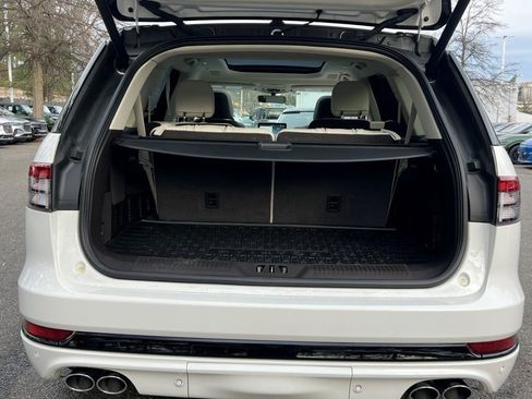 Used 2023 Lincoln Aviator Black Label image 12