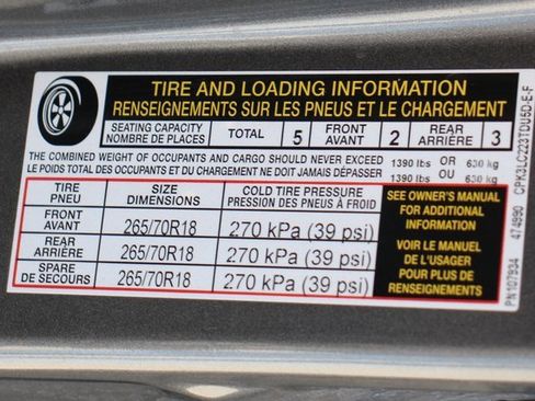 Used 2023 Nissan Titan SV w/ SV Convenience Package image 47