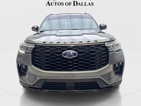 Used 2025 Ford Explorer ST-Line w/ Premium Package RWD image 4