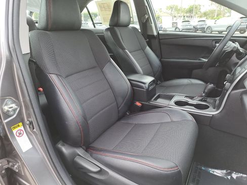 Used 2017 Toyota Camry SE FWD image 10