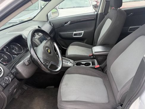 Used 2013 Chevrolet Captiva Sport LT FWD image 6