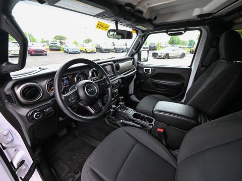 Used 2022 Jeep Wrangler Sport AWD/4WD image 17
