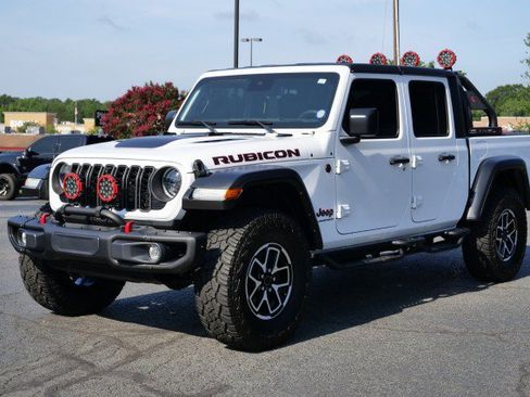 Used 2024 Jeep Gladiator Rubicon w/ Technology Group AWD/4WD image 6