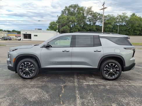 New 2026 Chevrolet Traverse LT w/ Sun and Wheel Package AWD/4WD image 6