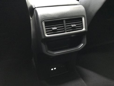 Used 2024 Volkswagen Atlas Cross Sport SE w/ Panoramic Sunroof Package AWD/4WD image 18