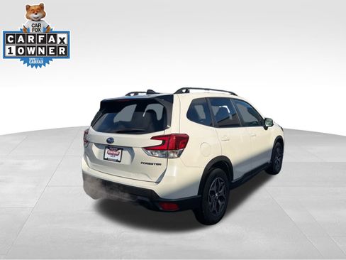 Used 2024 Subaru Forester Premium image 5