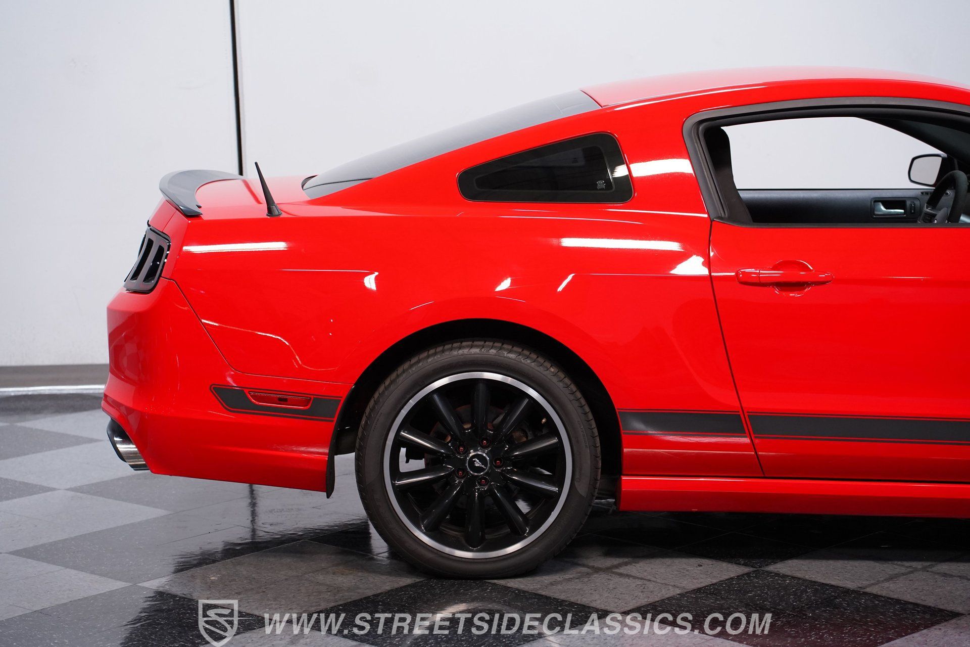 Used 2013 Ford Mustang Boss 302 w/ Boss 302 Accessory Pkg RWD image 23