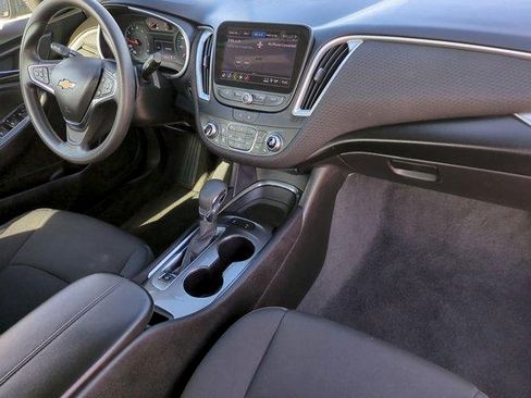 Used 2024 Chevrolet Malibu LT FWD image 27