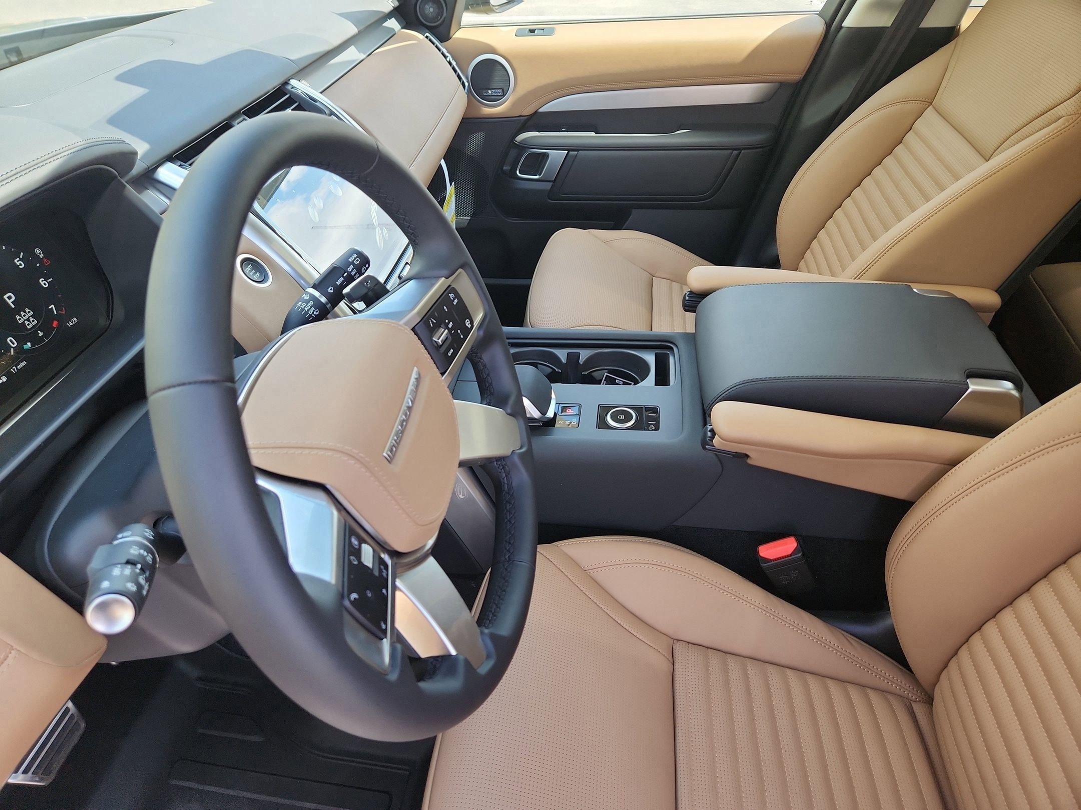 New 2026 Land Rover Discovery Limited Edition AWD/4WD image 13