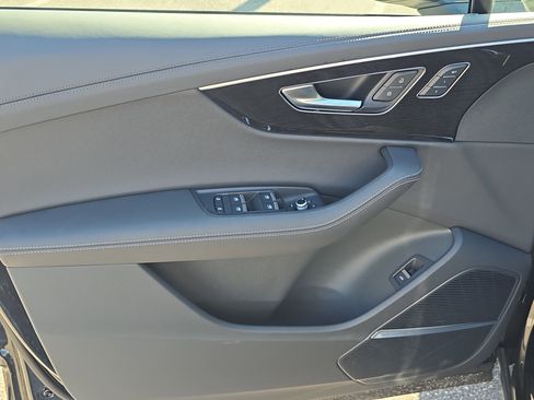 New 2025 Audi Q7 3.0T Prestige image 16